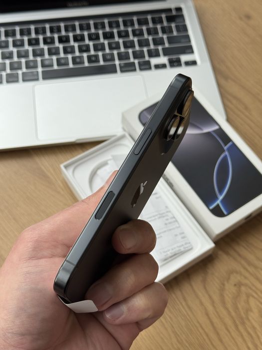 iPhone 16 pro 256 гб гарантія  магазин