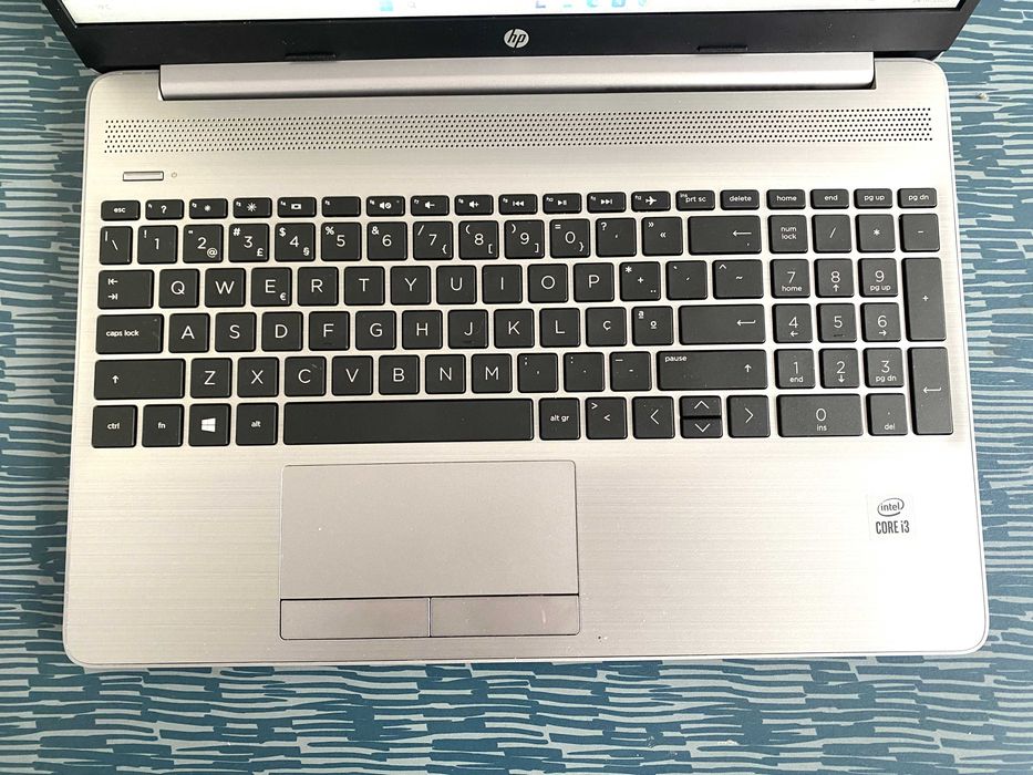 Portátil HP 250 G8 | Intel i3 10ª Gen | 16GB RAM | SSD 256GB