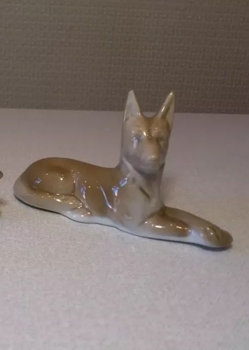 статуэтка собака Фарфор 60 годов