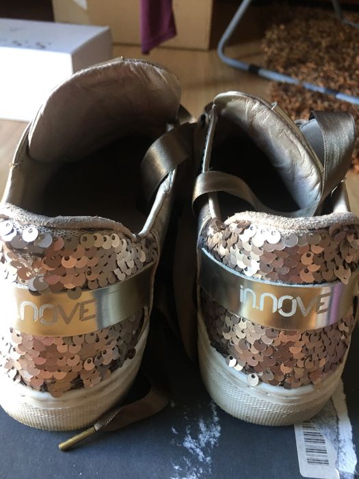 Sapatilha Innove dourada