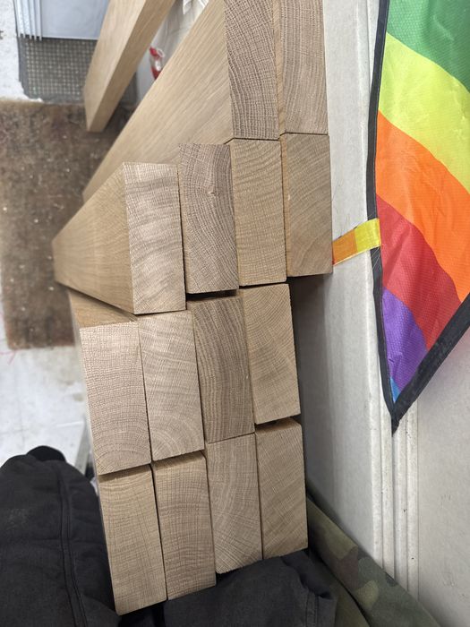 Belka debowa  heblowana lakierowana