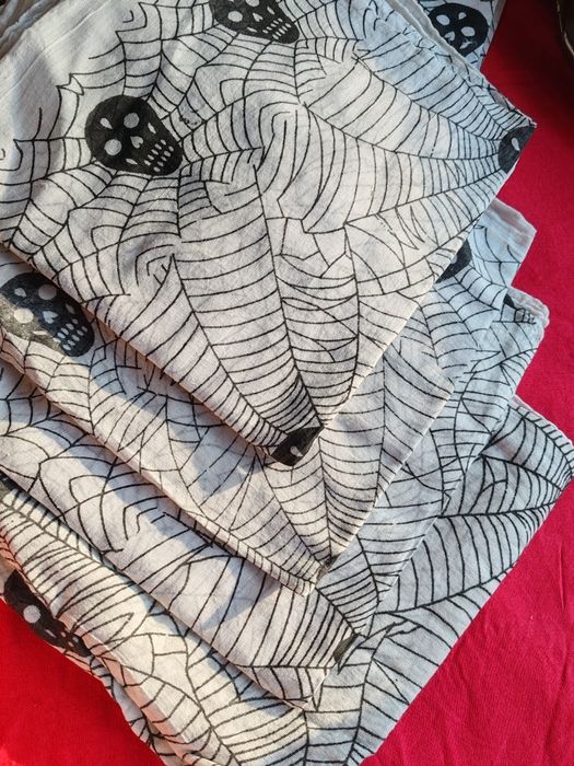 Хустка, бандана, платок з черепами, байкерська, фемелі лук