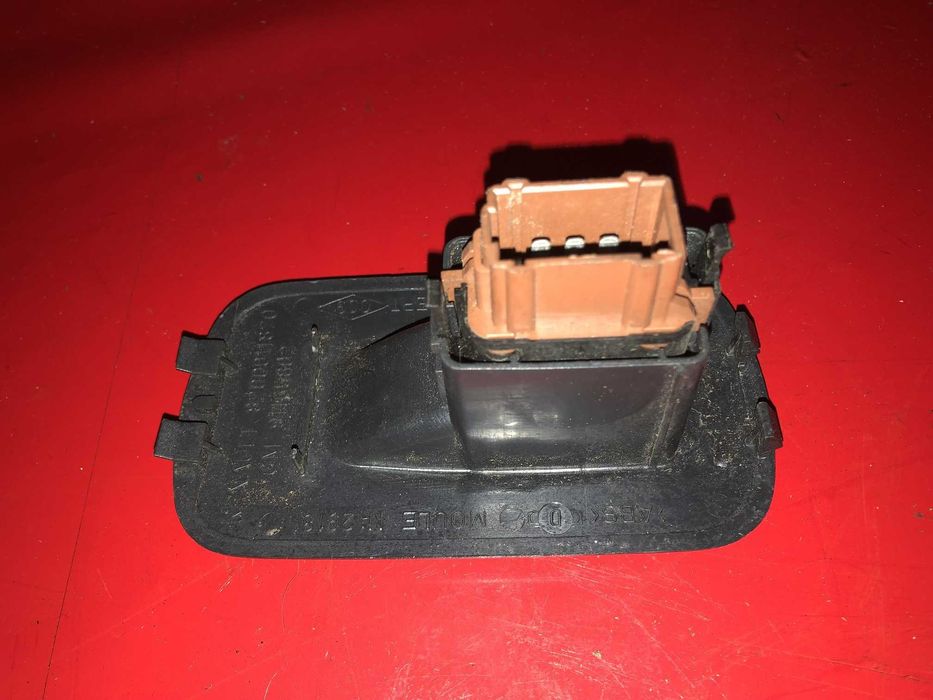 Кнопка склопідйомника Renault Trafic 2 8200011870 Рено Трафик кнопка