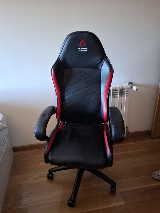 Cadeira gamer preta