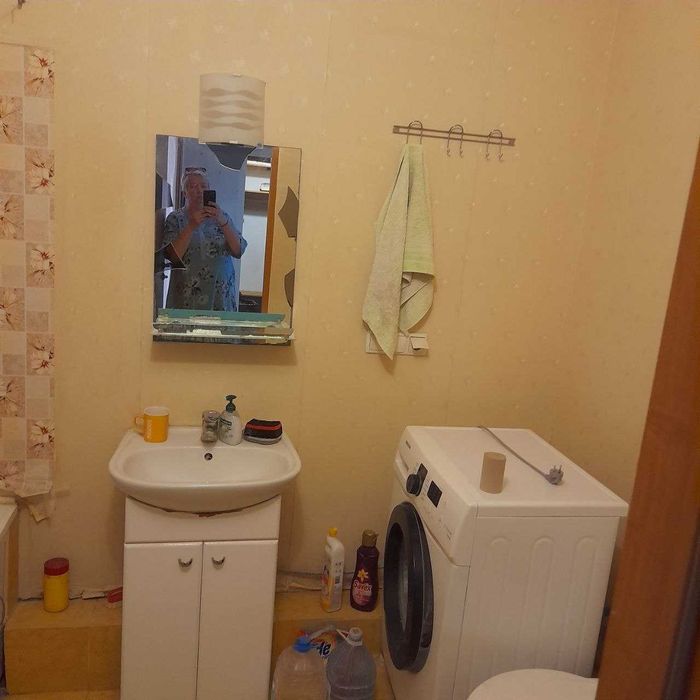 Продається 1 кімнатна. М. Бровари, вул. Грушевського, 7. Без комісії