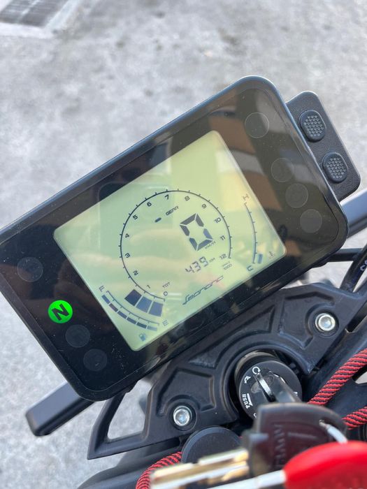 Benelli 125 com 439 km reais