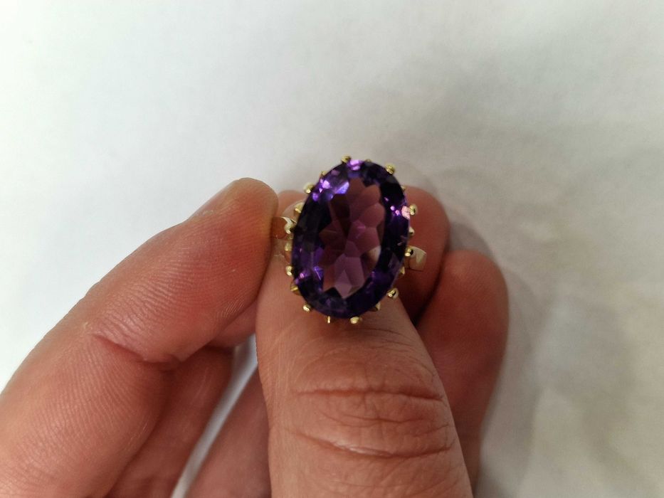 Złoty pierścionek/ 585/ 6.33 gram/ R19/ Ametyst
