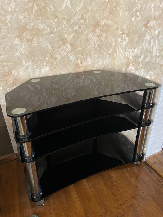 Скляний столик