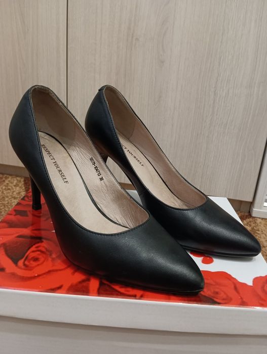 Жіночі туфлі, лодочки