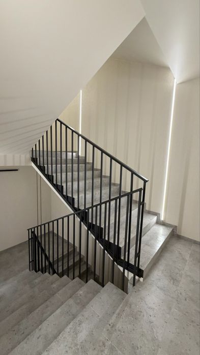 Продам однокімнатну в новобудові Атмосферна,1