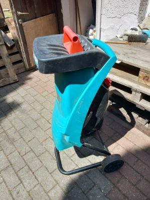 BOSCH Rozdrabniacz do gałęzi AXT RAPID 2200