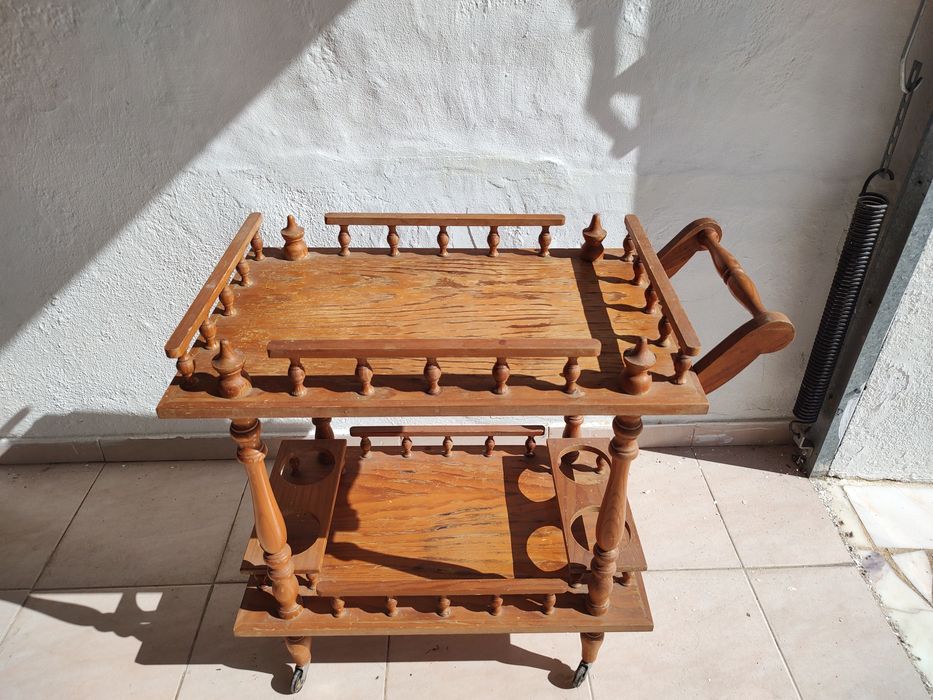 Carrinho de apoio de madeira vintage