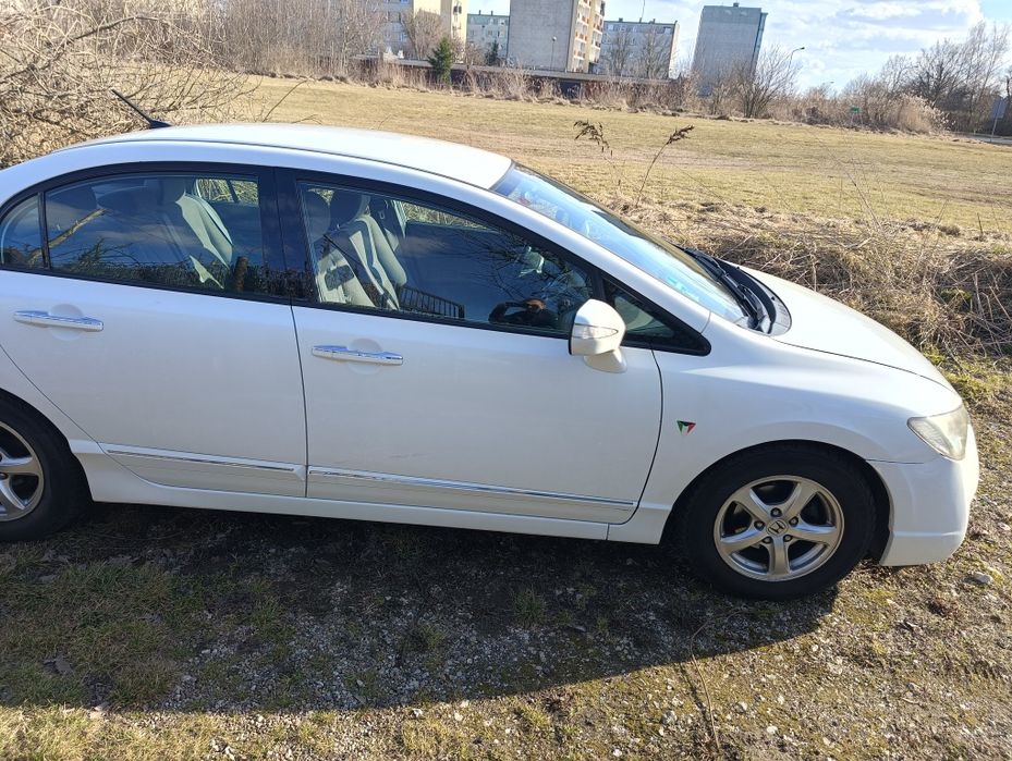 Honda Civic sedan 8 hybryda