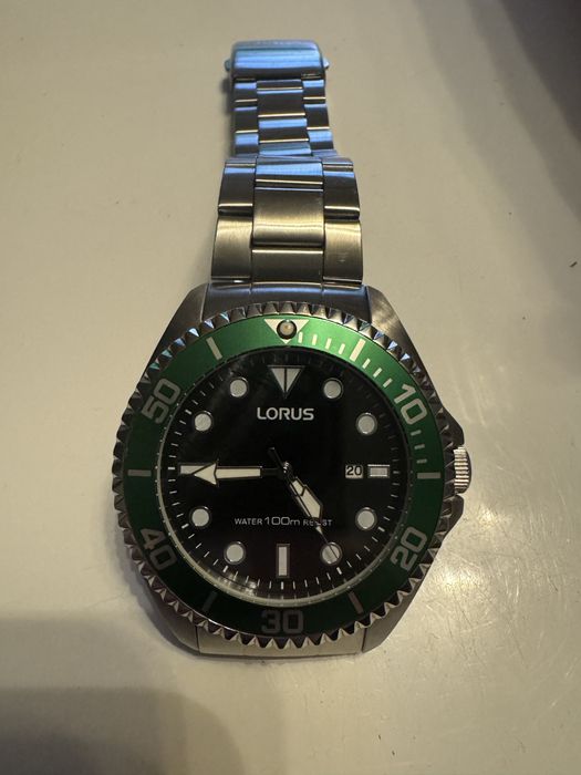 Zegarek Lorus. Stan  bdb.