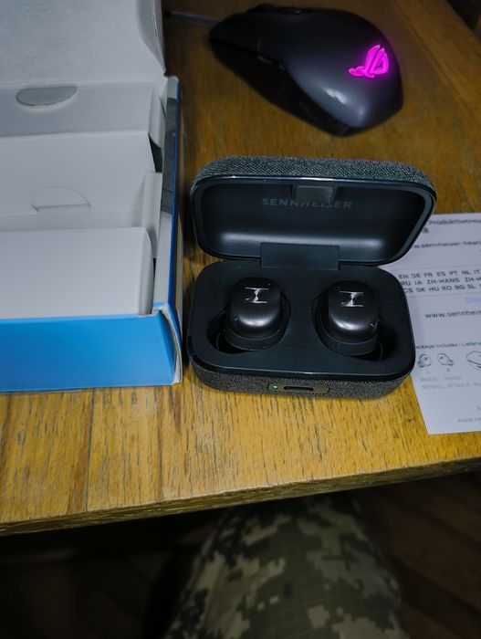 Навушники  бездротові TWS Sennheiser Momentum True Wireless 4