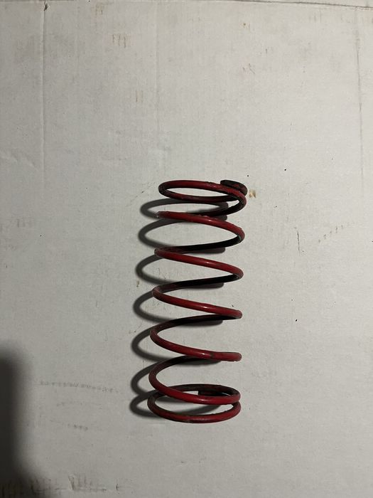 Продам пружину красную на помед дио 34