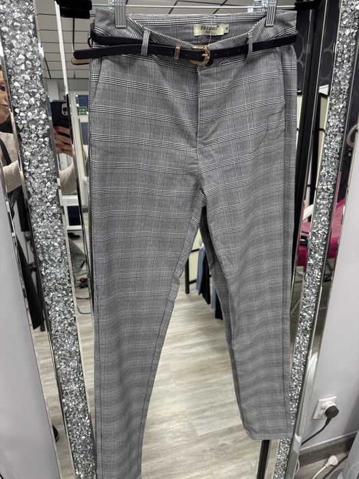 Spodnie cygaretki Rozmiar M