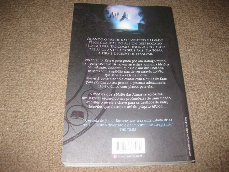 Livro "O Livro dos Dons" de Jenna Burteshaw