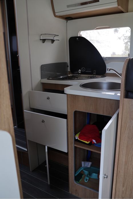 Aluguer de autocaravana de 4/6 lugares