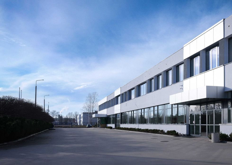 Magazyn + biuro do wynajęcia | Warszawa Rembertów | 6 717 m² | od 1 m²