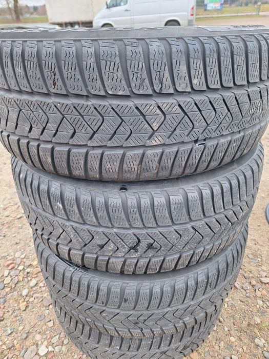 Opony zimowe Pirelli Sottozero 3  225 60 r17