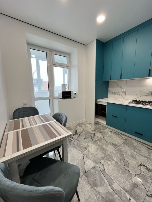 2к ЛЮКС Вул Нижня Берегова, ОАЗИС, Епіцентр, Вигляд на ПІВДЕННИЙ БУГ