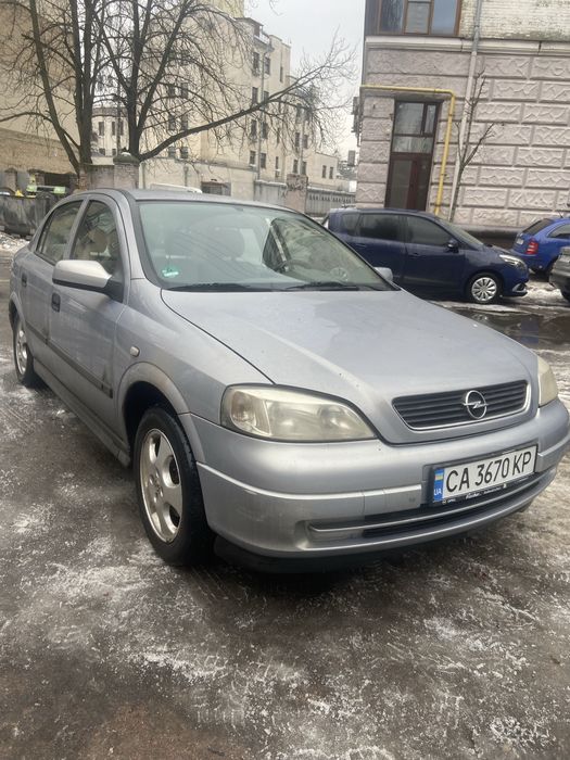 Продам астру в гарному стані
