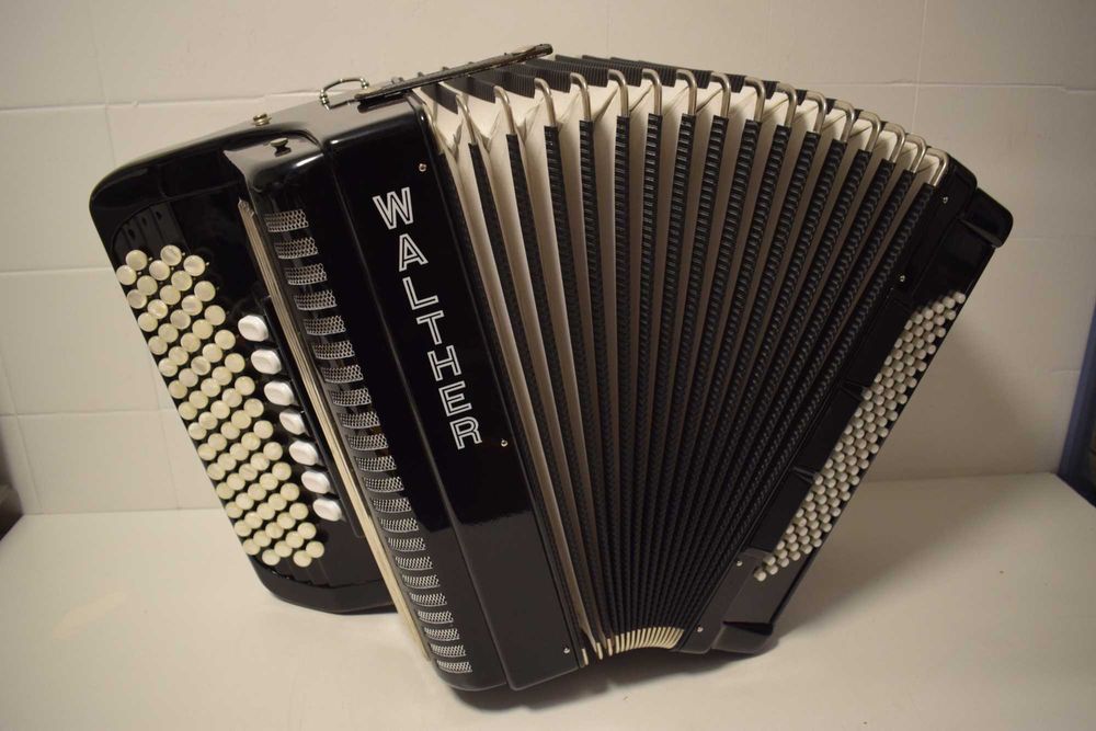 Walter Accordion, 3 Voices, No. 23964740296894211124