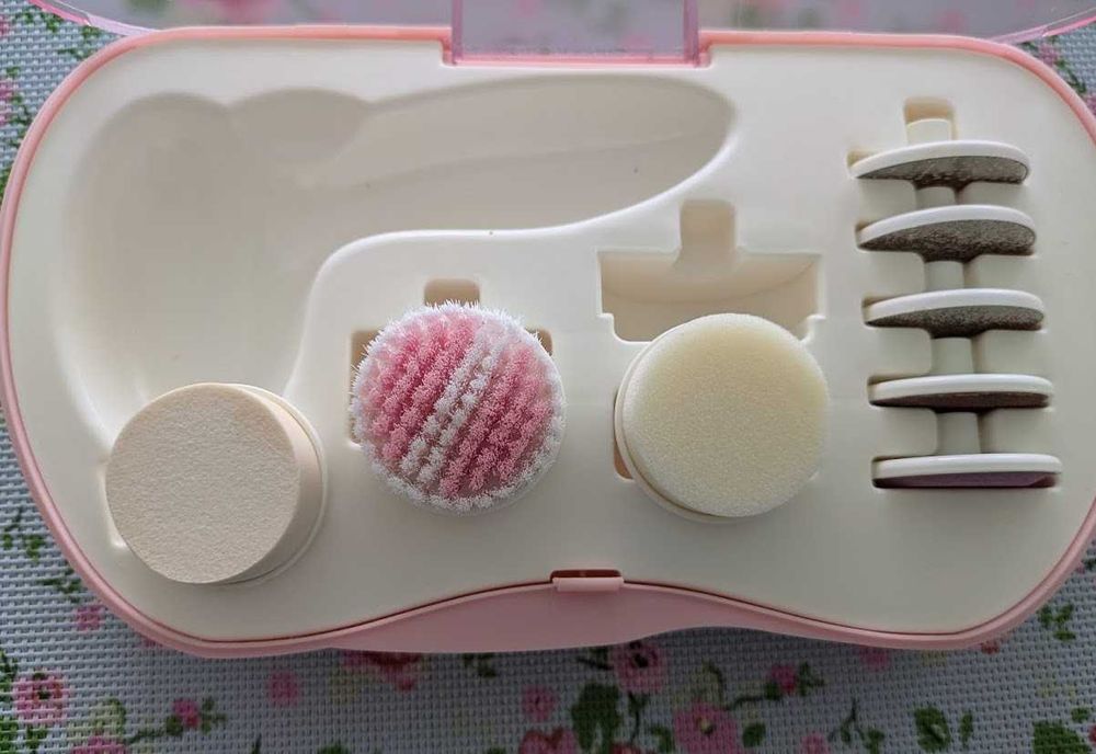 kit de Beleza e Limpeza Eléctrico 9 em 1 - Unhas e Pele - Novo