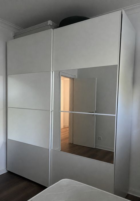 Roupeiro ikea duas portas