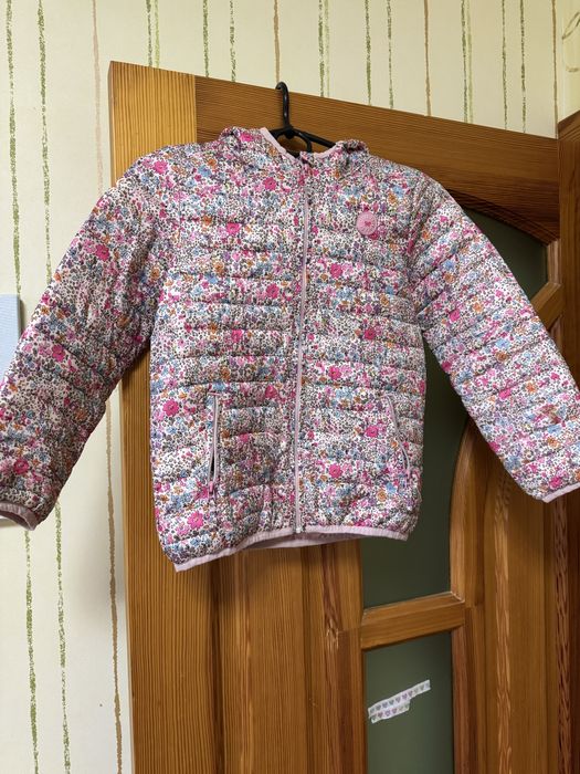 Курточка  легенька весняна  на дівчинку 128 Reserved