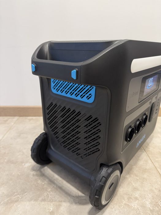 Зарядна станція Anker Solix F2000