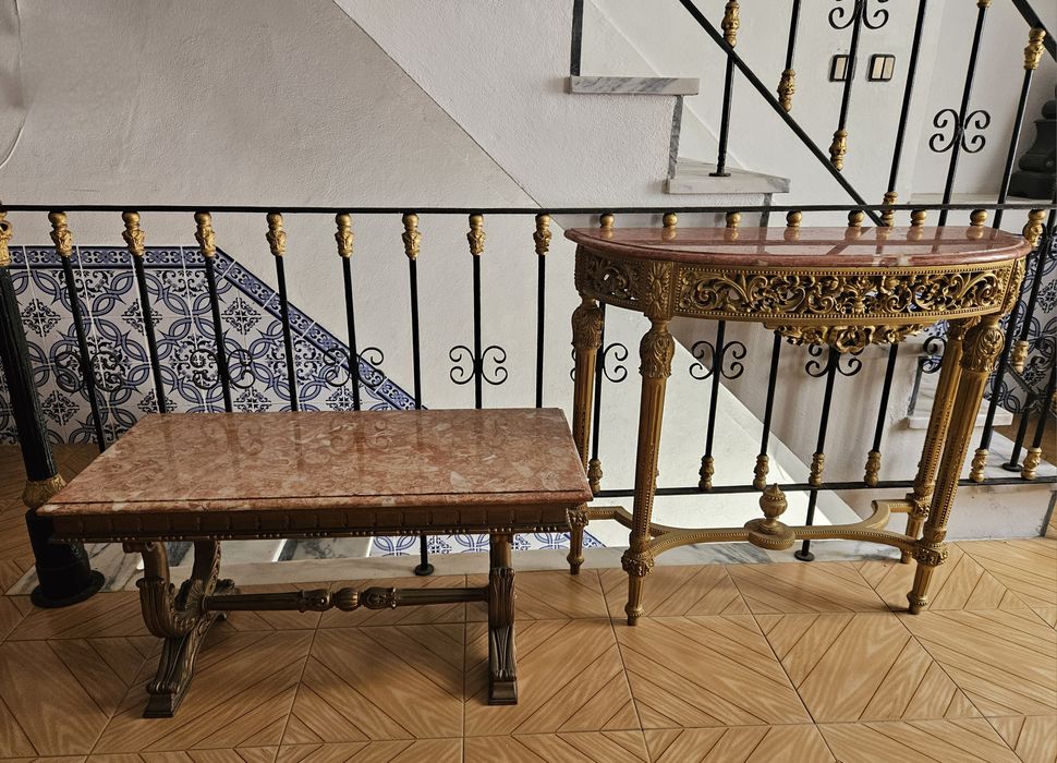 Conjunto mesa de centro, credenza e espelho