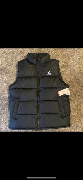 Супер практична та стильна чоловіча жилетка. Зараз знижка!