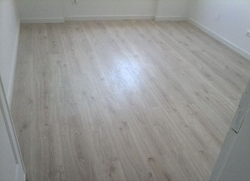 Aplicação de Pavimento Vinílico / Parquet