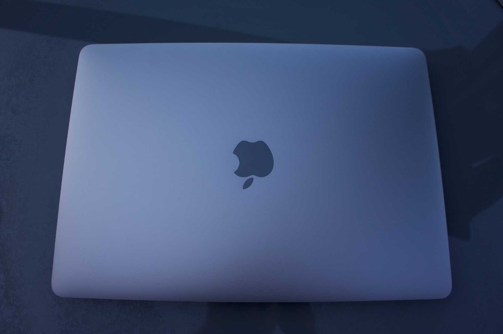 MacBook Pro 13 2017 i5 8gb/256 gb - estado ideal