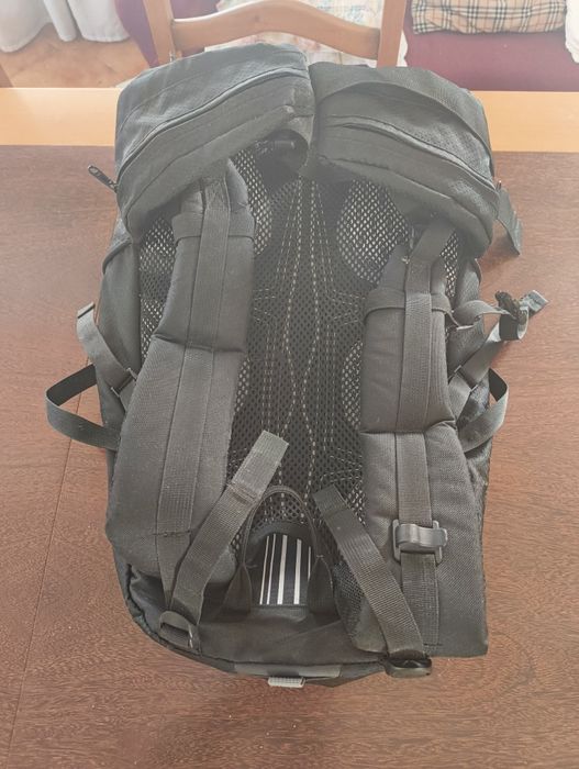 Duas Mochilas com pouco uso