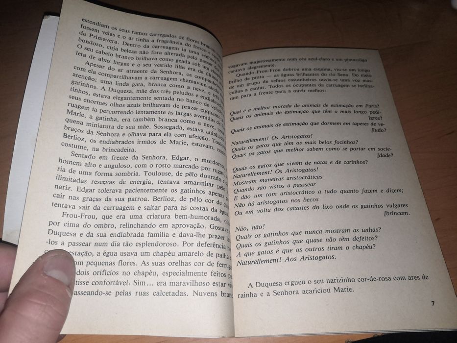 Os aristogatos_livro