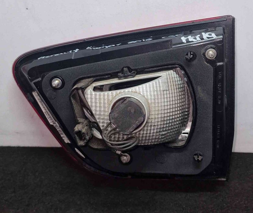 Farolim da Mala Esquerdo 90061332 - RENAULT KADJAR