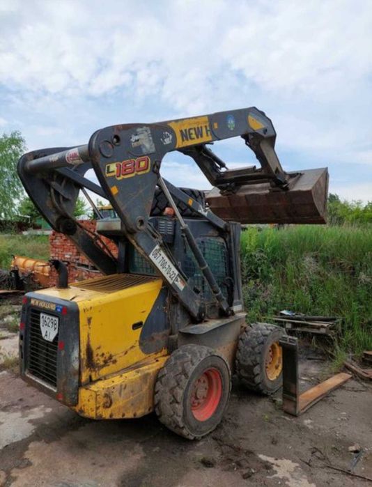 міні-навантажувач new holland L180