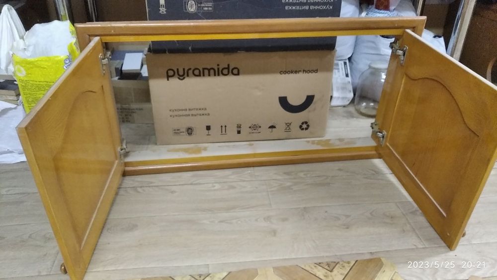 Продам  шкаф из дерева