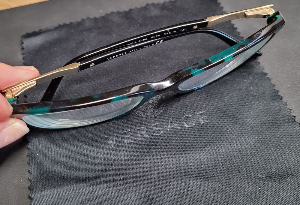 Oprawki Versace czarne złamane zielenią