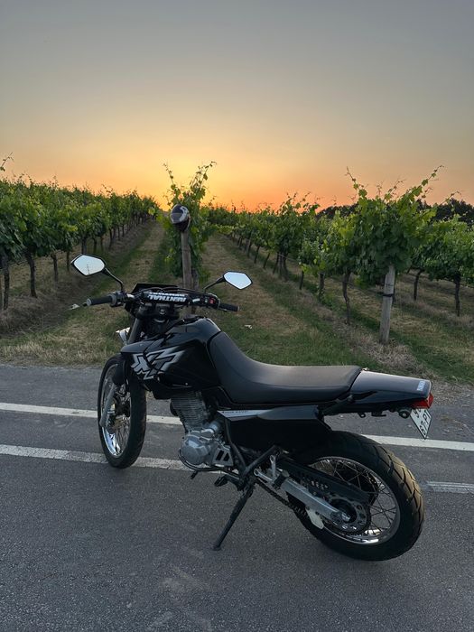 YAMAHA XT 600