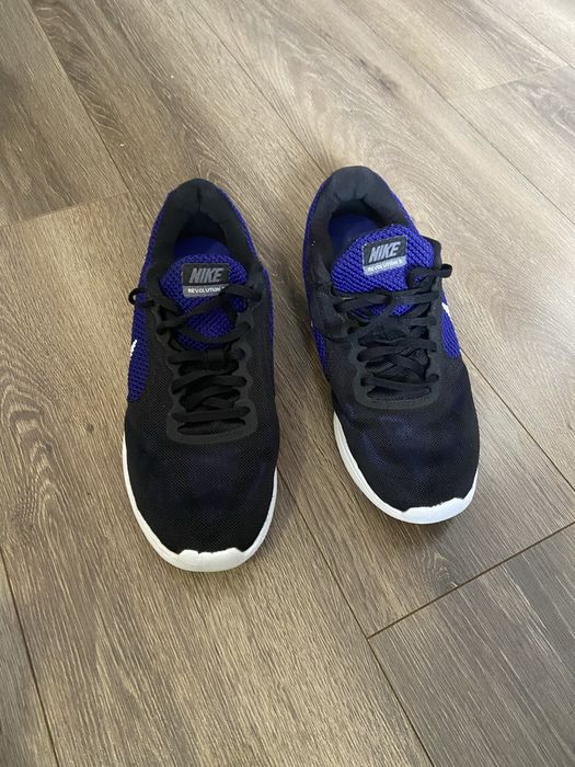 Кросівки Nike Revolution 5