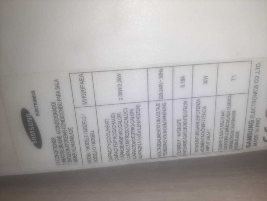 Máquinas Ar Condicionado multisplit Samsung com comandos e suportes