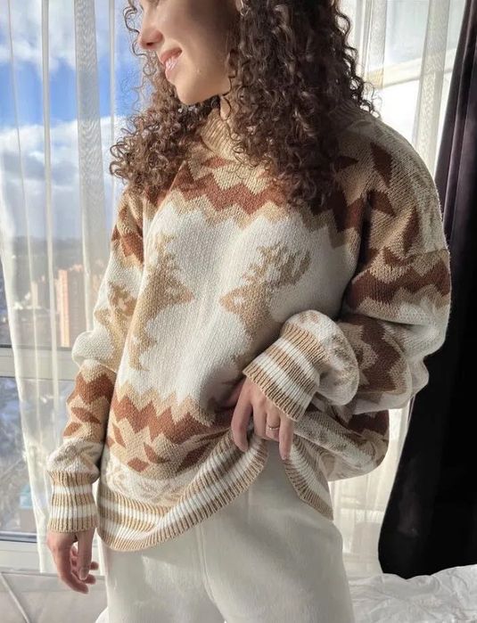 В’язаний светр жіночий