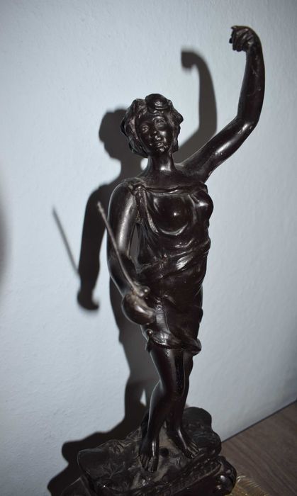 Zegar kominkowy z figurką - niesprawny