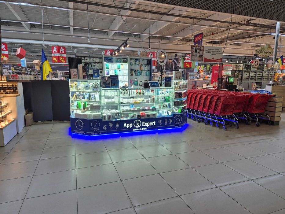 Острівок в торговому центрі, магазин, бізнес