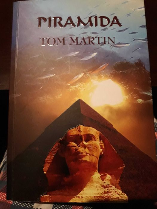 Tom Martin "Piramida"