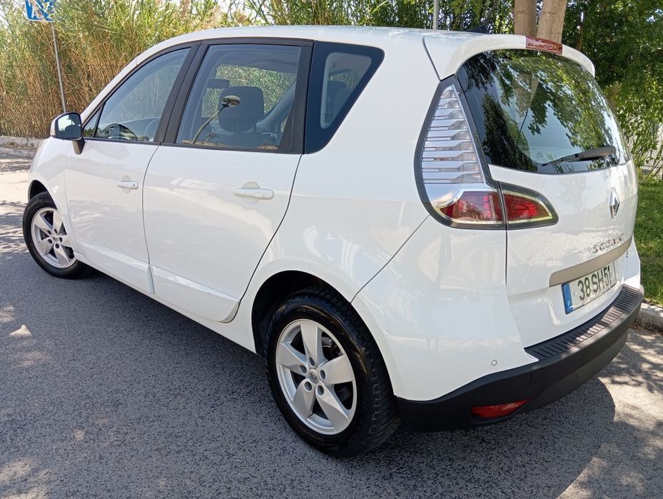 Renault Scénic Dynamique 1.5 dCi 110 cv | 2014 | Caixa de 6 Velocidades